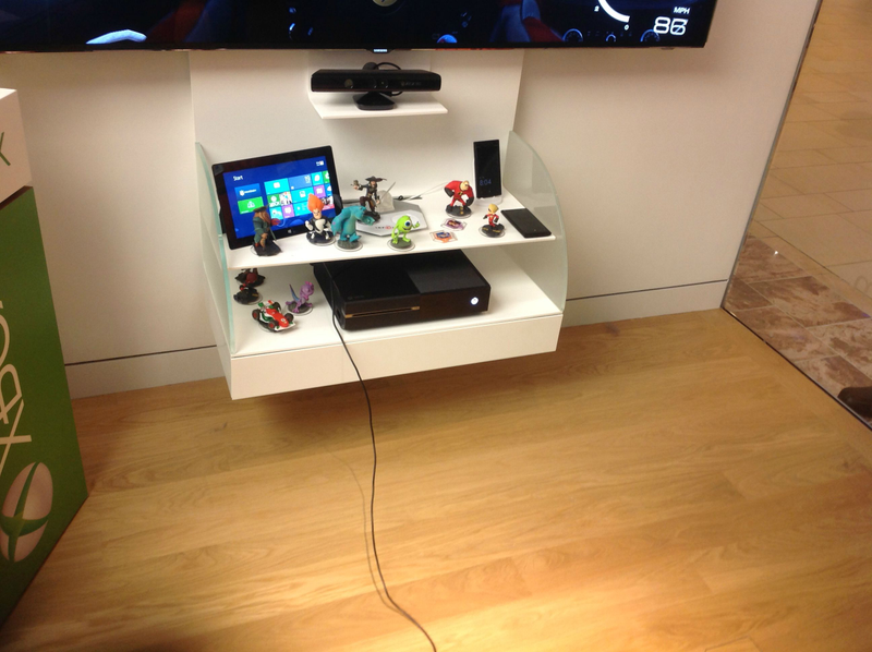 Illustration for article titled Xbox One Hands-On Impressions
